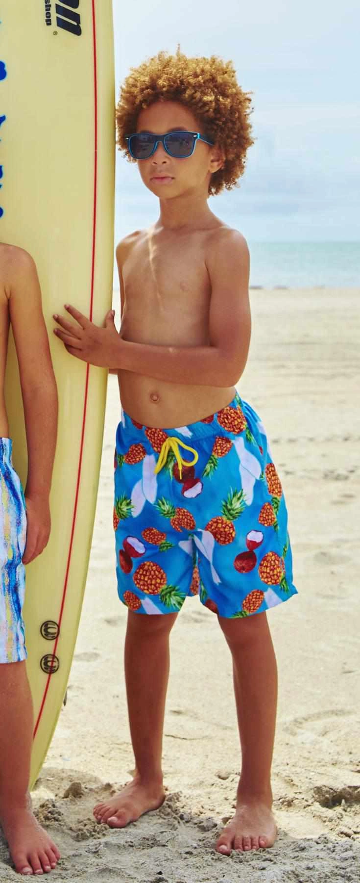 ¡Chicos, a la playa! Bañadores divertidos y coloridos para un verano inolvidable ¡Nadar es un placer!