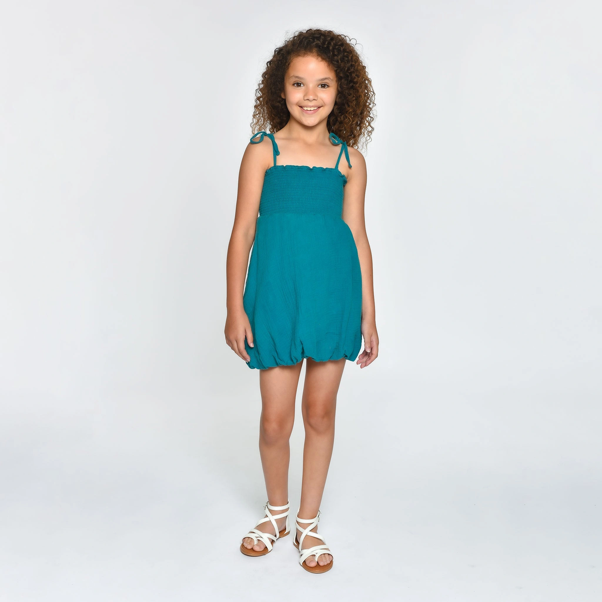 Vestido Burbuja Winnie: ¡Magia de la infancia! Un abrazo de ensueño para tu pequeña. ¡Irresistible!