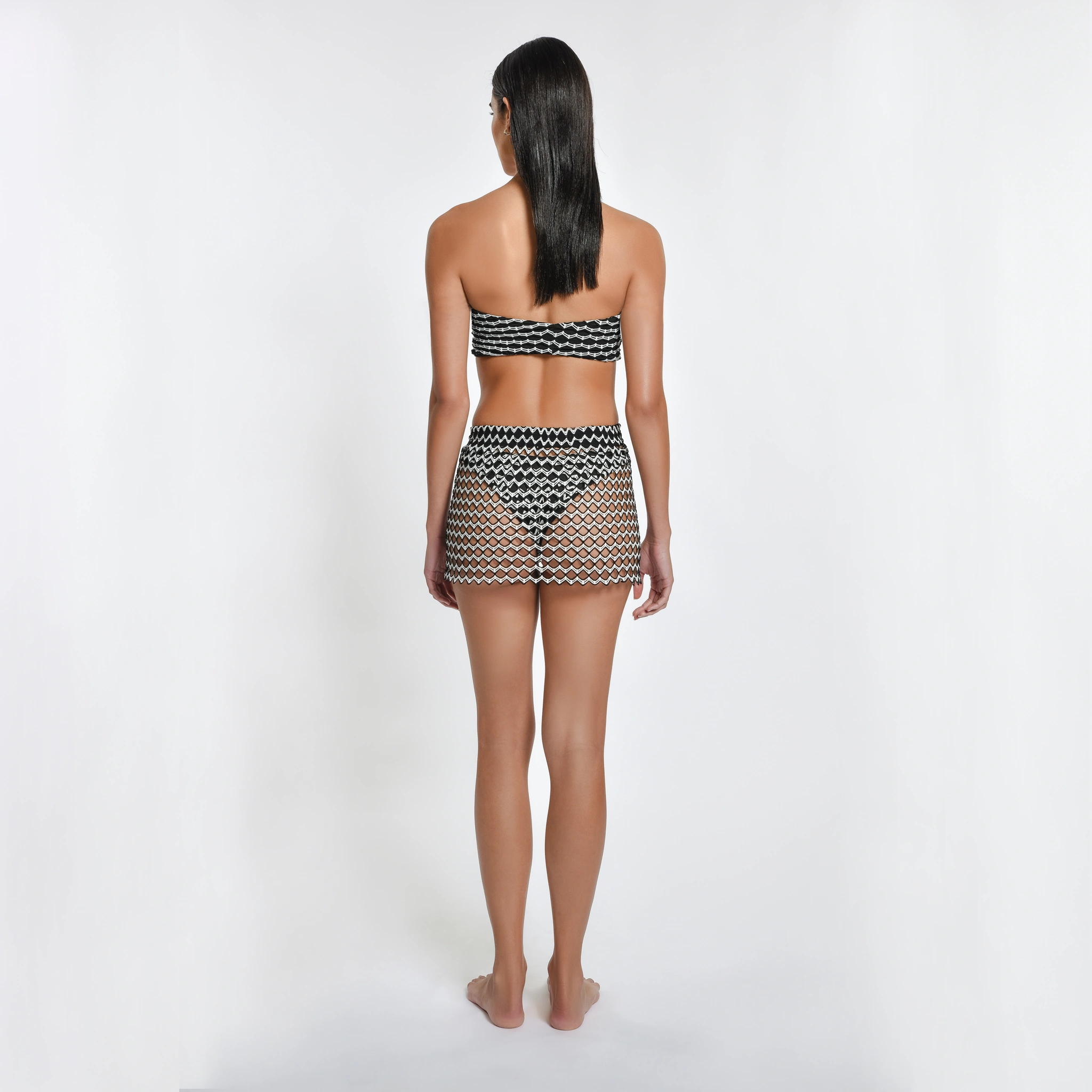 Falda Zuri Mini: ¡Atrévete a lucir piernas con estilo y frescura! Un básico irresistible.